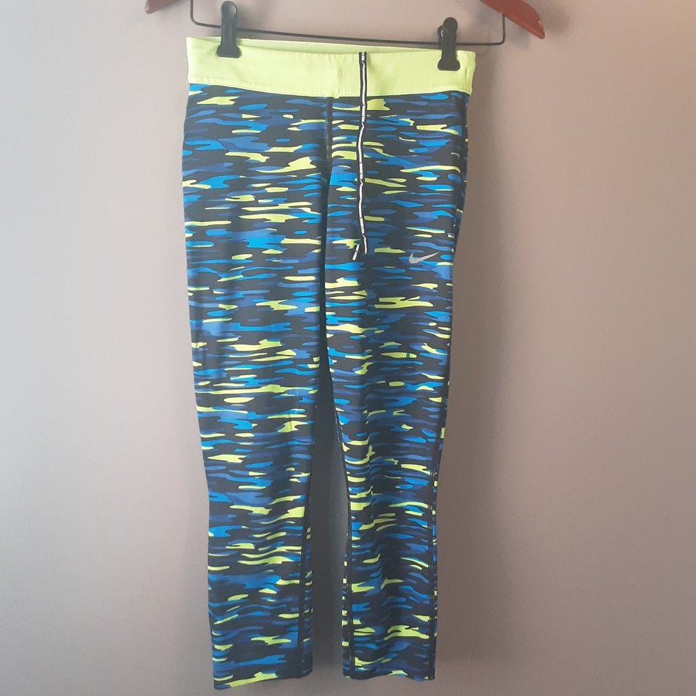 🌞 Nike Dri-Fit Cropped Camo Running Tights | XS